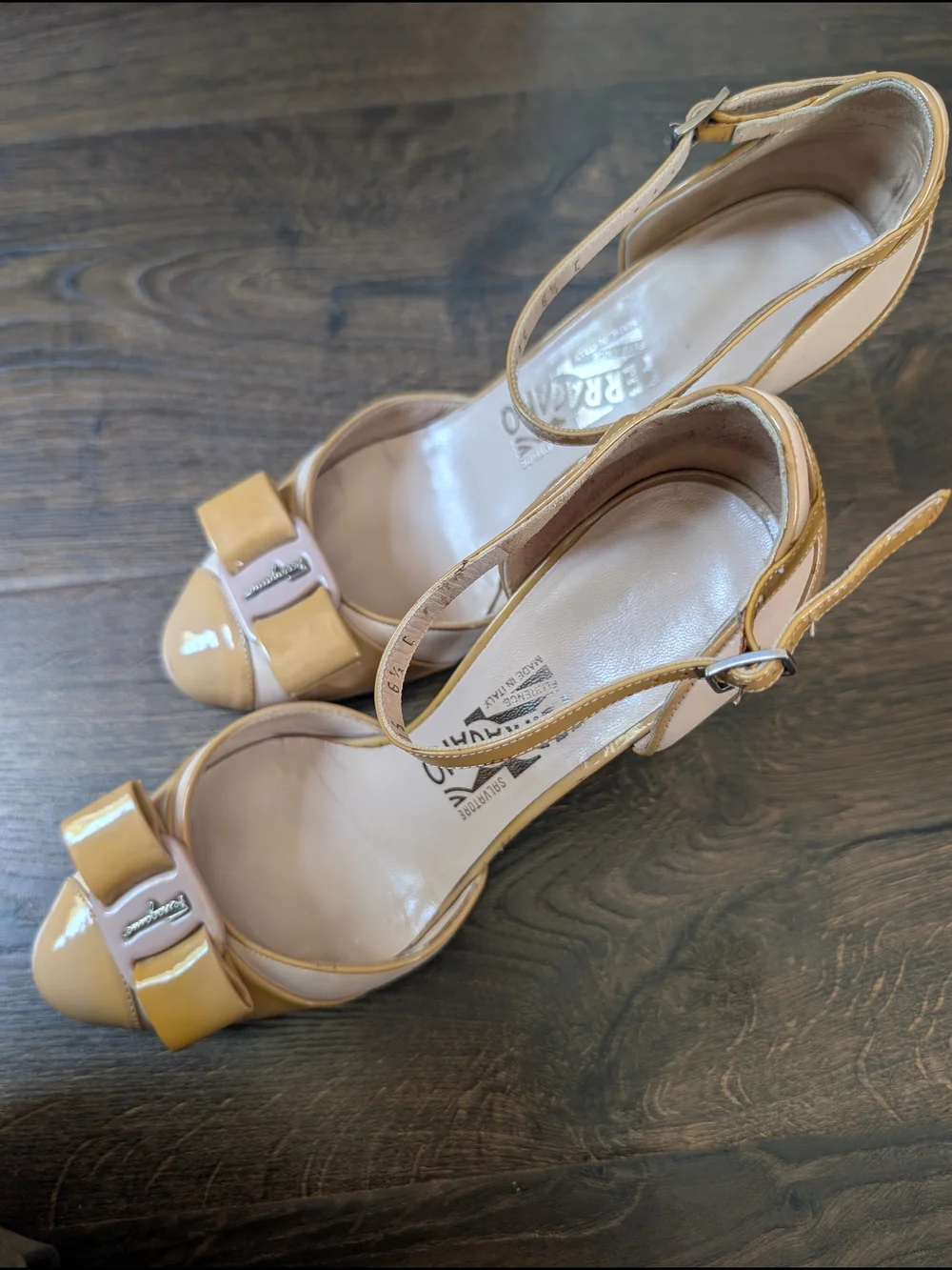 Salvatore Ferragamo Women's Beige Patent Bow Ankle-Strap Pumps - Picture 2 of 5